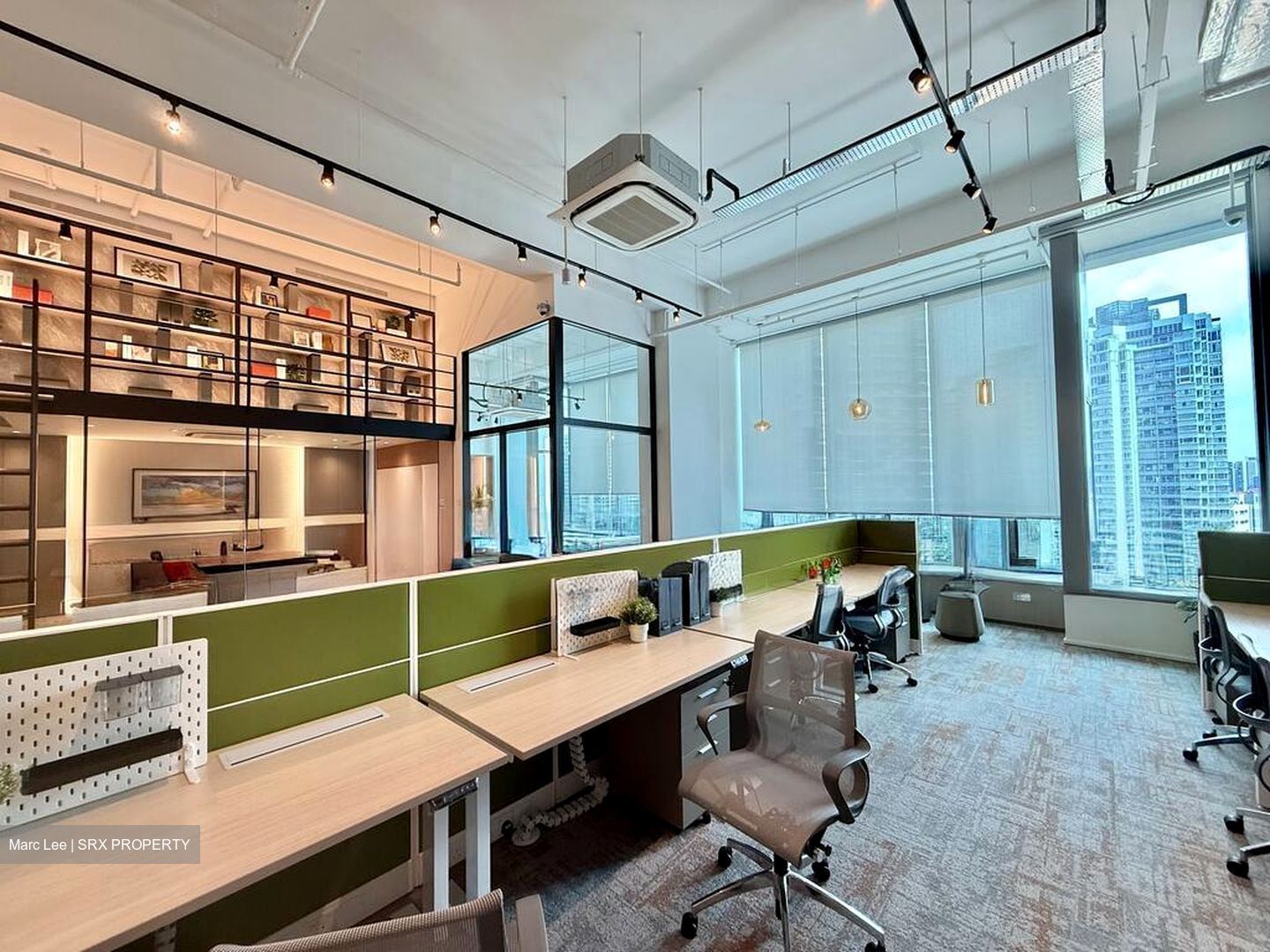Arc 380 (D8), Office #496020321